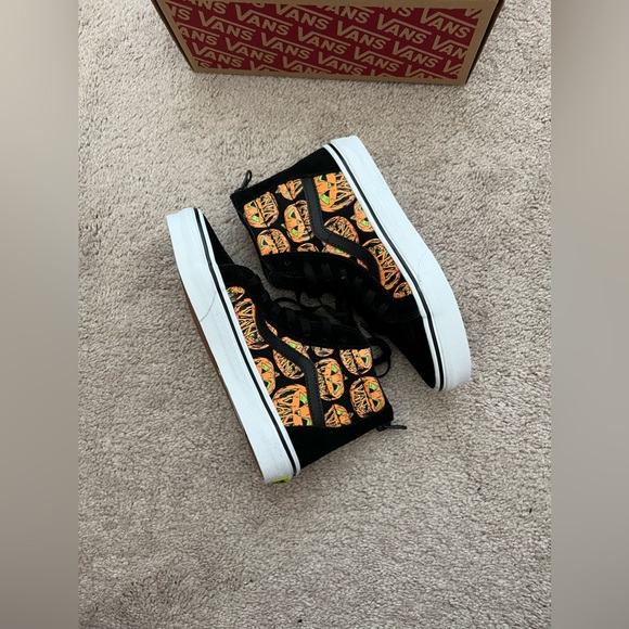 New Halloween Glow in the Dark Pumpkin Sk8 Hi Vans - Picture 3 of 14